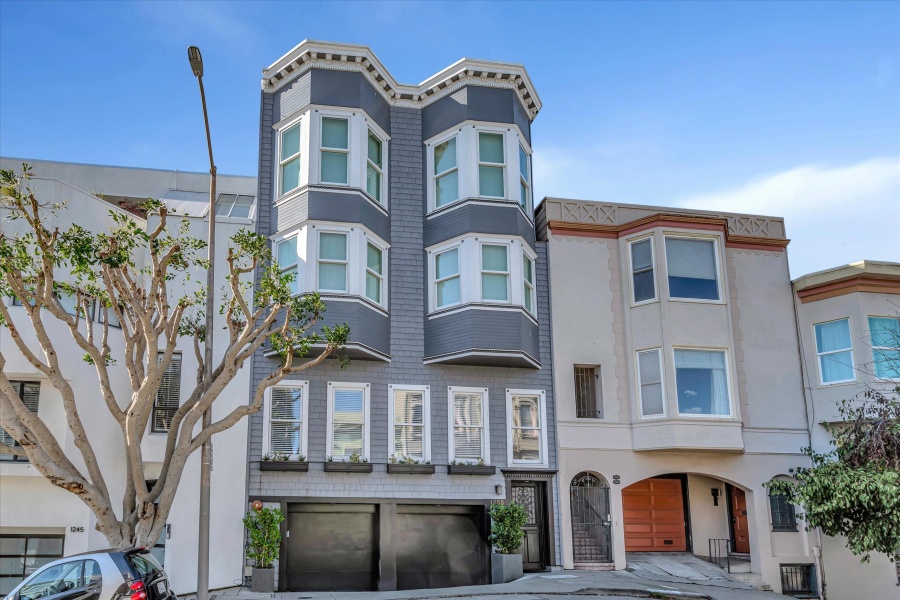 Cozy North Beach Gem — 1 BR / 1 BA Condo with City Views 