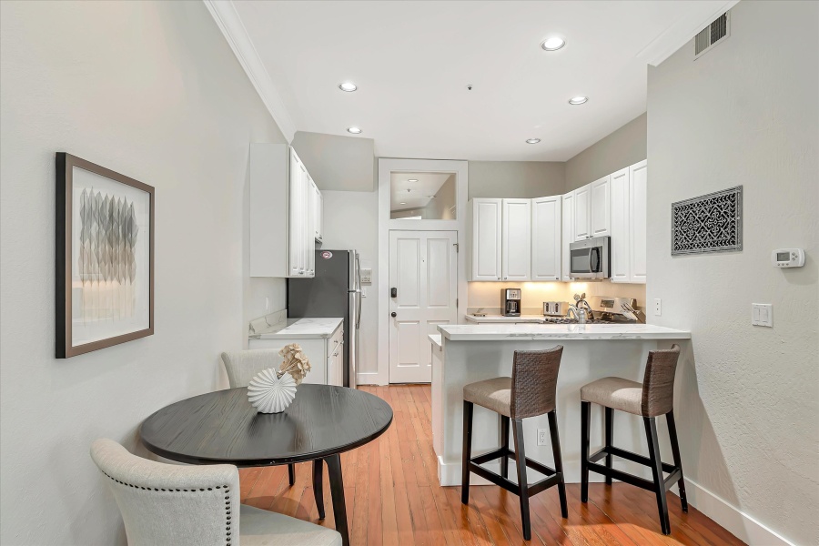 Cozy North Beach Gem — 1 BR / 1 BA Condo with City Views 